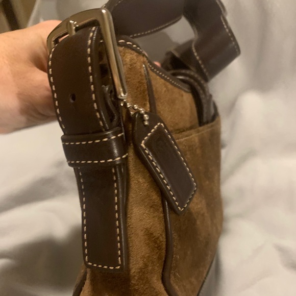 Coach Hampton brown leather and suede baguette bag - Picture 3 of 14